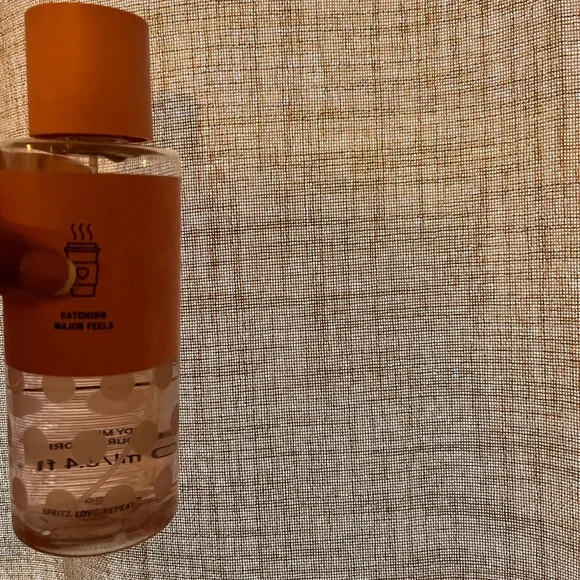 Victoria’s Secret & Bath & Body Works Bundle | 5 Pieces - Picture 2 of 6